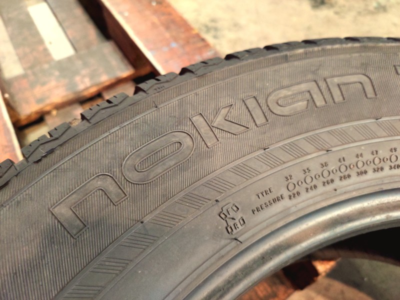 4 Gomme usate 225 65 17 Pneumatici Invernali NOKIAN 4 Gomme usate 225 65 17 Pneumatici Invernali NOKIAN