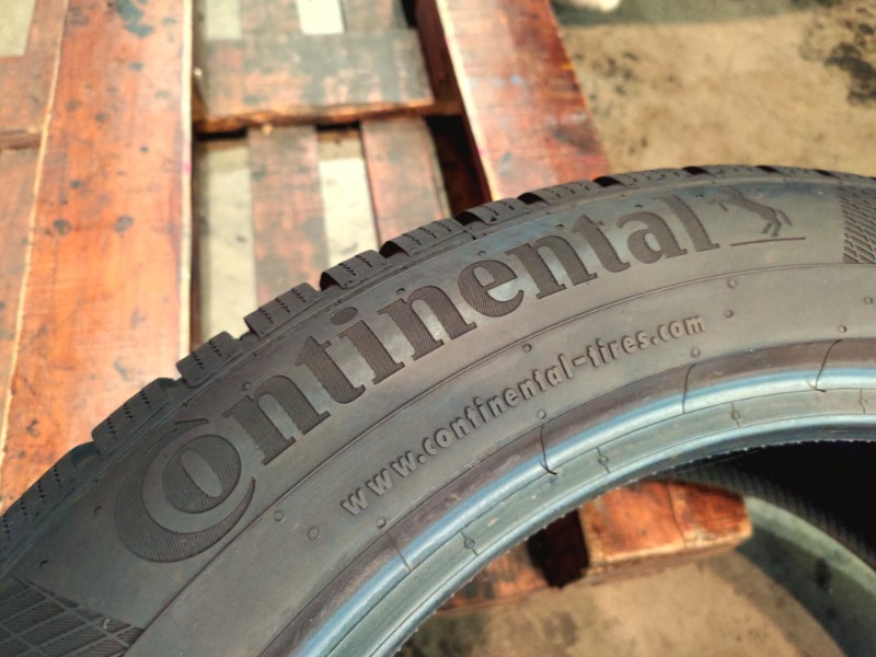 4 Gomme usate 235 50 19 Pneumatici Invernali CONTINENTAL 4 Gomme usate 235 50 19 Pneumatici Invernali CONTINENTAL