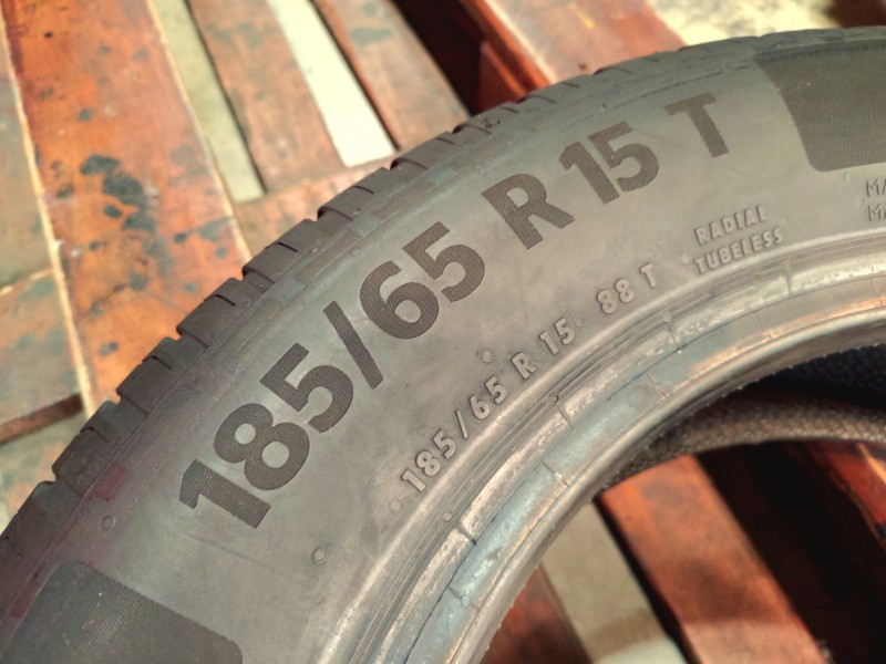 2 Gomme usate 185 65 15 Pneumatici Estivi CONTINENTAL 2 Gomme usate 185 65 15 Pneumatici Estivi CONTINENTAL