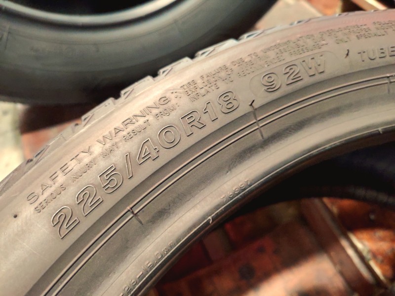 2 Gomme usate 225 40 18 Pneumatici Estivi BRIDGESTONE 2 Gomme usate 225 40 18 Pneumatici Estivi BRIDGESTONE