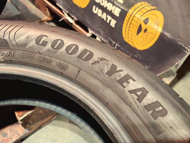 4 Gomme usate 215 60 17 Pneumatici Estivi GOODYEAR 4 Gomme usate 215 60 17 Pneumatici Estivi GOODYEAR