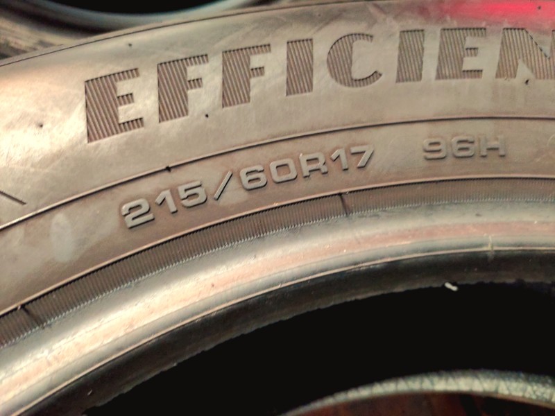 4 Gomme usate 215 60 17 Pneumatici Estivi GOODYEAR 4 Gomme usate 215 60 17 Pneumatici Estivi GOODYEAR