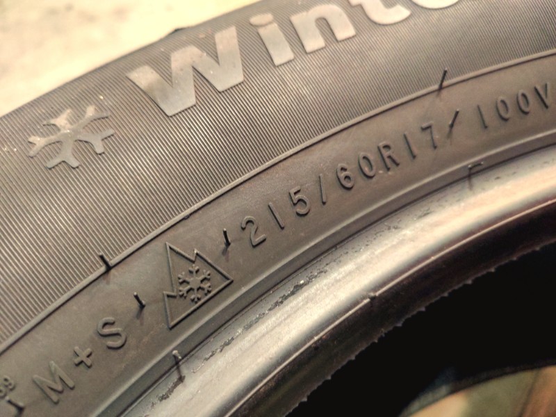 4 Gomme usate 215 60 17 Pneumatici Invernali CEAT 4 Gomme usate 215 60 17 Pneumatici Invernali CEAT
