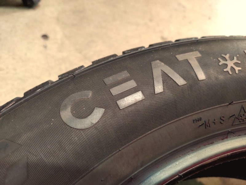 4 Gomme usate 215 60 17 Pneumatici Invernali CEAT 4 Gomme usate 215 60 17 Pneumatici Invernali CEAT