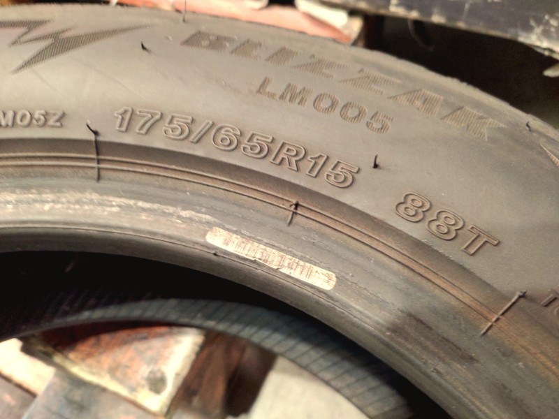 4 Gomme usate 175 65 15 Pneumatici Invernali BRIDGESTONE 4 Gomme usate 175 65 15 Pneumatici Invernali BRIDGESTONE
