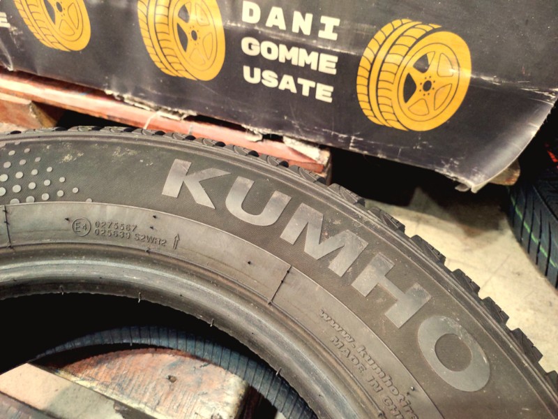 2 Gomme usate 215 65 16 Pneumatici Invernali KUMHO 2 Gomme usate 215 65 16 Pneumatici Invernali KUMHO
