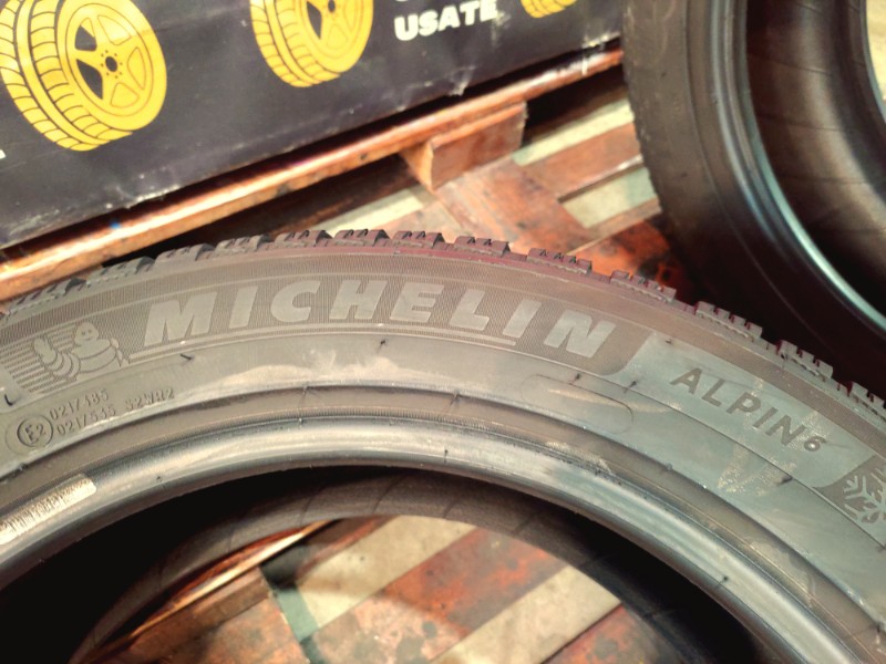 2 Gomme usate 225 50 17 Pneumatici Invernali MICHELIN 2 Gomme usate 225 50 17 Pneumatici Invernali MICHELIN