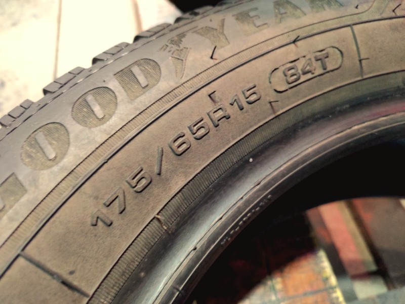 4 Gomme usate 175 65 15 Pneumatici Invernali GOODYEAR 4 Gomme usate 175 65 15 Pneumatici Invernali GOODYEAR