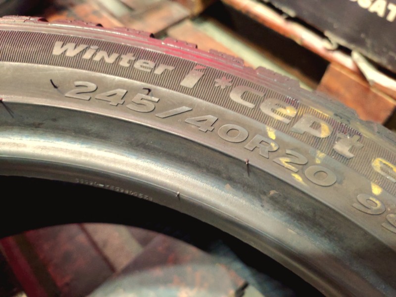 2 Gomme usate 245 40 20 e 2 Gomme usate 275 35 20 Pneumatici Invernali HANKOOK 2 Gomme usate 245 40 20 e 2 Gomme usate 275 35 20 Pneumatici Invernali HANKOOK