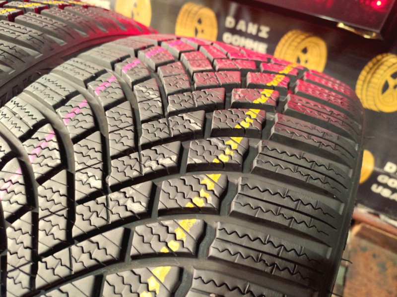 2 Gomme usate 235 35 19 Pneumatici Invernali BRIDGESTONE 2 Gomme usate 235 35 19 Pneumatici Invernali BRIDGESTONE