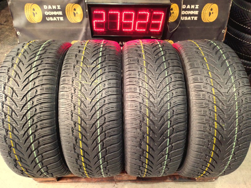 4 Gomme usate 235 55 18 Pneumatici Invernali NOKIAN 4 Gomme usate 235 55 18 Pneumatici Invernali NOKIAN