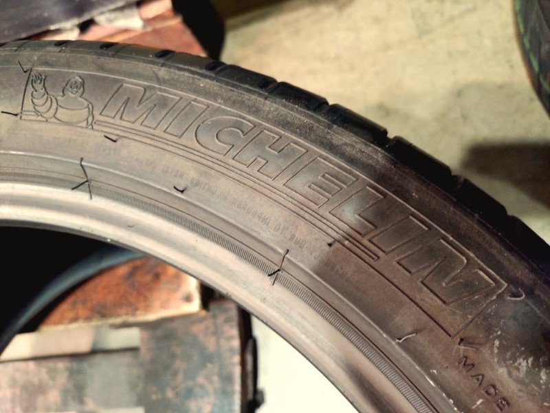 2 Gomme usate 255 40 18 Pneumatici Estivi MICHELIN 2 Gomme usate 255 40 18 Pneumatici Estivi MICHELIN
