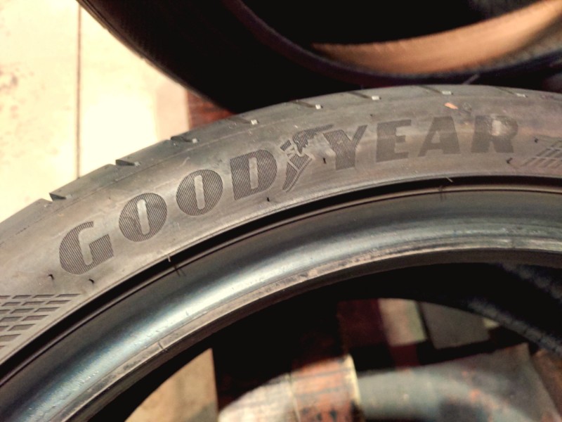 4 Gomme usate 225 40 19 Pneumatici Estivi GOODYEAR 4 Gomme usate 225 40 19 Pneumatici Estivi GOODYEAR