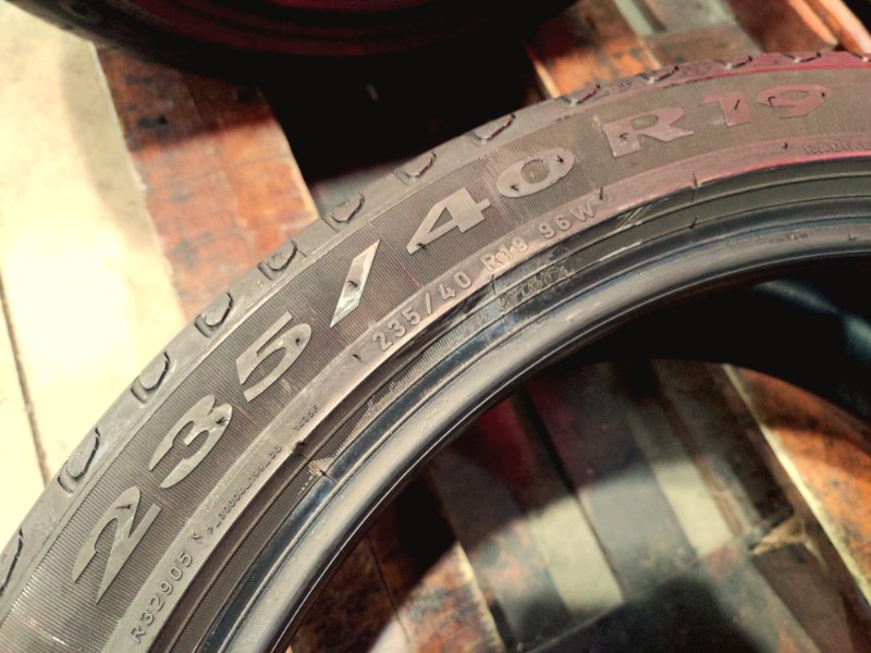 4 Gomme usate 235 40 19 Pneumatici Estivi PIRELLI 4 Gomme usate 235 40 19 Pneumatici Estivi PIRELLI