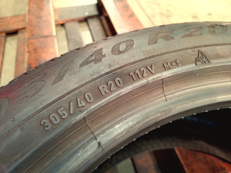2 Gomme usate 305 40 20 Pneumatici Invernali PIRELLI 2 Gomme usate 305 40 20 Pneumatici Invernali PIRELLI