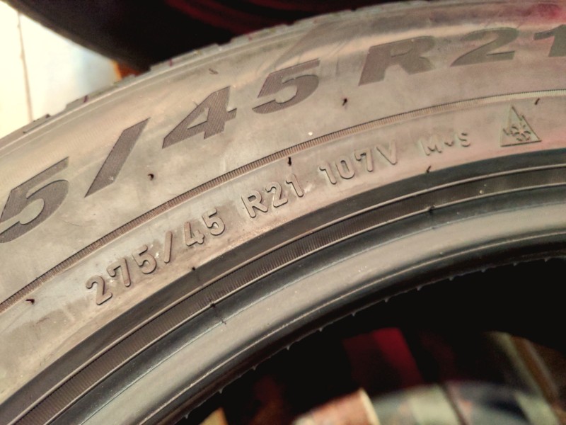 2 Gomme usate 275 45 21 e 2 Gomme usate 315 40 21 Pneumatici Invernali PIRELLI 2 Gomme usate 275 45 21 e 2 Gomme usate 315 40 21 Pneumatici Invernali PIRELLI