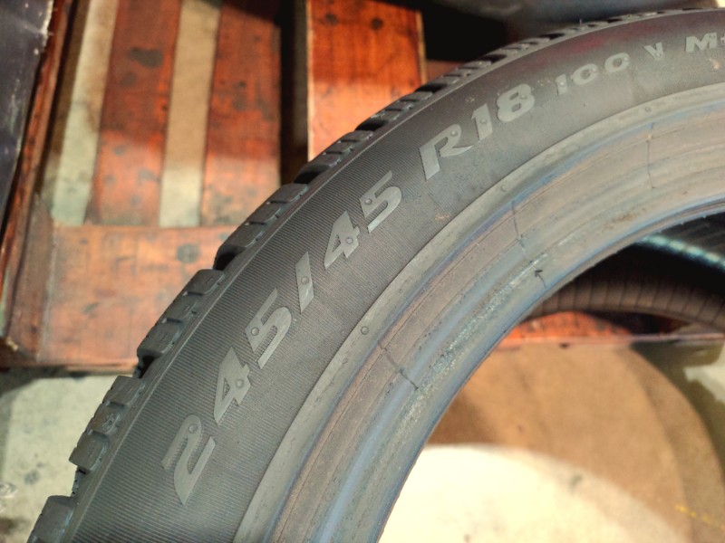 4 Gomme usate 245 45 18 Pneumatici Invernali PIRELLI 4 Gomme usate 245 45 18 Pneumatici Invernali PIRELLI