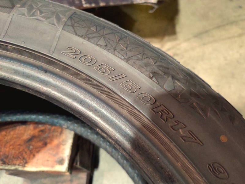 2 Gomme usate 205 50 17 Pneumatici Invernali NEXEN 2 Gomme usate 205 50 17 Pneumatici Invernali NEXEN