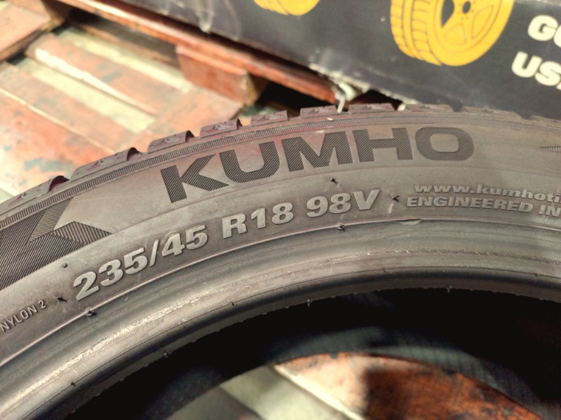 2 Gomme usate 235 45 18 Pneumatici Invernali KUMHO 2 Gomme usate 235 45 18 Pneumatici Invernali KUMHO
