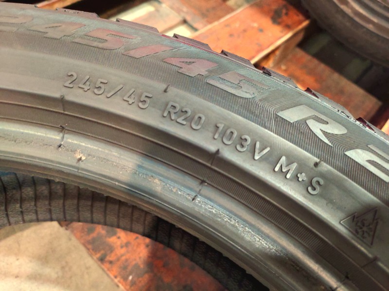 2 Gomme usate 245 45 20 e 2 Gomme usate 275 40 20 RUN FLAT Pneumatici Invernali PIRELLI 2 Gomme usate 245 45 20 e 2 Gomme usate 275 40 20 RUN FLAT Pneumatici Invernali PIRELLI