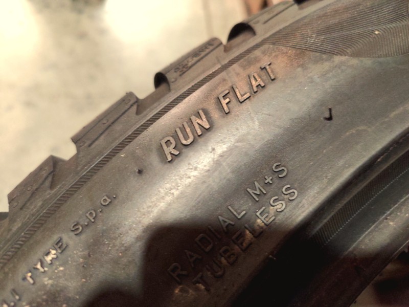2 Gomme usate 245 45 20 e 2 Gomme usate 275 40 20 RUN FLAT Pneumatici Invernali PIRELLI 2 Gomme usate 245 45 20 e 2 Gomme usate 275 40 20 RUN FLAT Pneumatici Invernali PIRELLI
