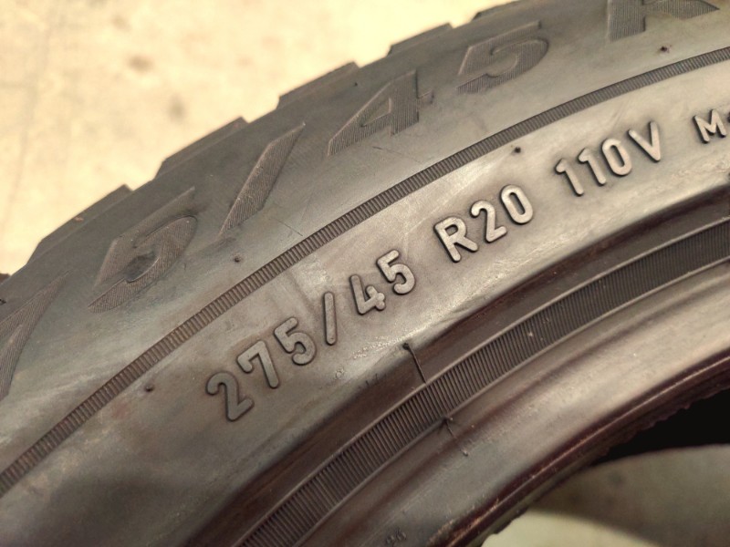 2 Gomme usate 275 45 20 e 2 Gomme usate 305 40 20 RUN FLAT Pneumatici Invernali PIRELLI 2 Gomme usate 275 45 20 e 2 Gomme usate 305 40 20 RUN FLAT Pneumatici Invernali PIRELLI