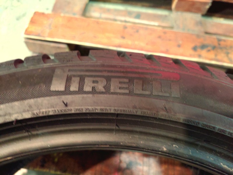 2 Gomme usate 245 40 19 e 2 Gomme usate 275 35 19 RUN FLAT Pneumatici Invernali PIRELLI 2 Gomme usate 245 40 19 e 2 Gomme usate 275 35 19 RUN FLAT Pneumatici Invernali PIRELLI