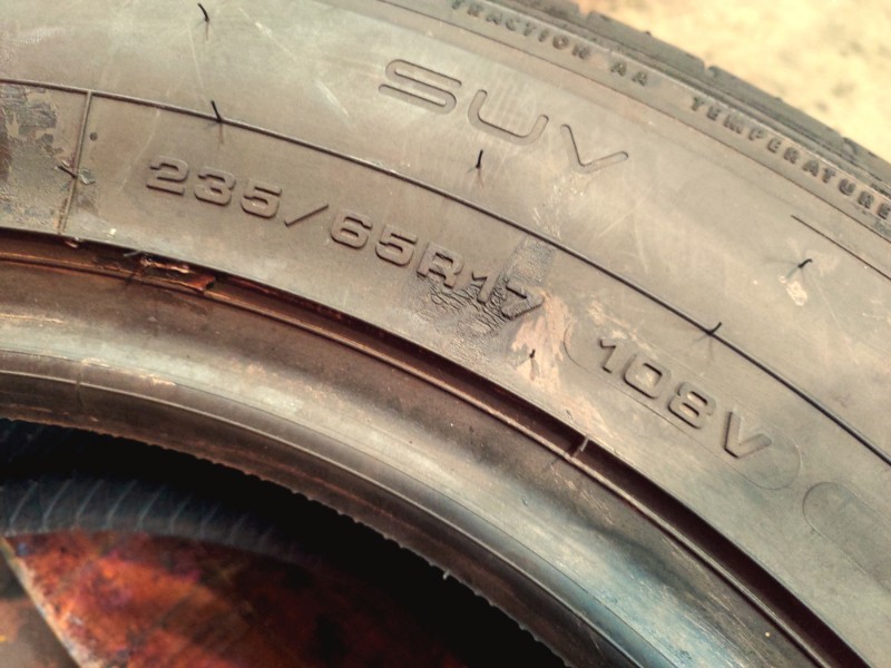 2 Gomme usate 235 65 17 RUN FLAT Pneumatici Estivi DUNLOP 2 Gomme usate 235 65 17 RUN FLAT Pneumatici Estivi DUNLOP