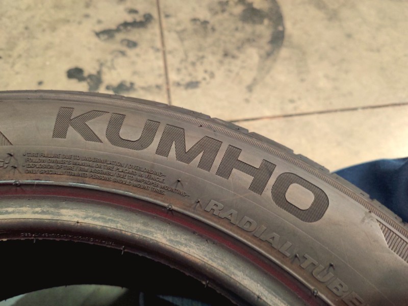 2 Gomme usate 185 55 15 Pneumatici Estivi KUMHO 2 Gomme usate 185 55 15 Pneumatici Estivi KUMHO