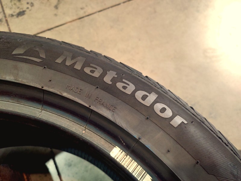 2 Gomme usate 215 50 17 Pneumatici Estivi MATADOR 2 Gomme usate 215 50 17 Pneumatici Estivi MATADOR