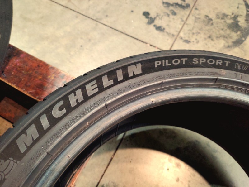 4 Gomme usate 255 40 20 Pneumatici Estivi MICHELIN 4 Gomme usate 255 40 20 Pneumatici Estivi MICHELIN