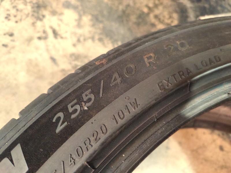 4 Gomme usate 255 40 20 Pneumatici Estivi MICHELIN 4 Gomme usate 255 40 20 Pneumatici Estivi MICHELIN