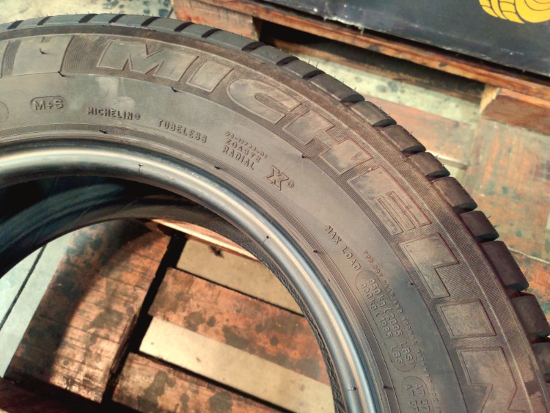 2 Gomme usate 215 65 16 C Pneumatici 4 Stagioni MICHELIN 2 Gomme usate 215 65 16 C Pneumatici 4 Stagioni MICHELIN