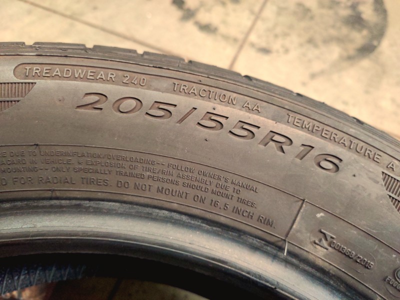 4 Gomme usate 205 55 16 Pneumatici Estivi DUNLOP 4 Gomme usate 205 55 16 Pneumatici Estivi DUNLOP