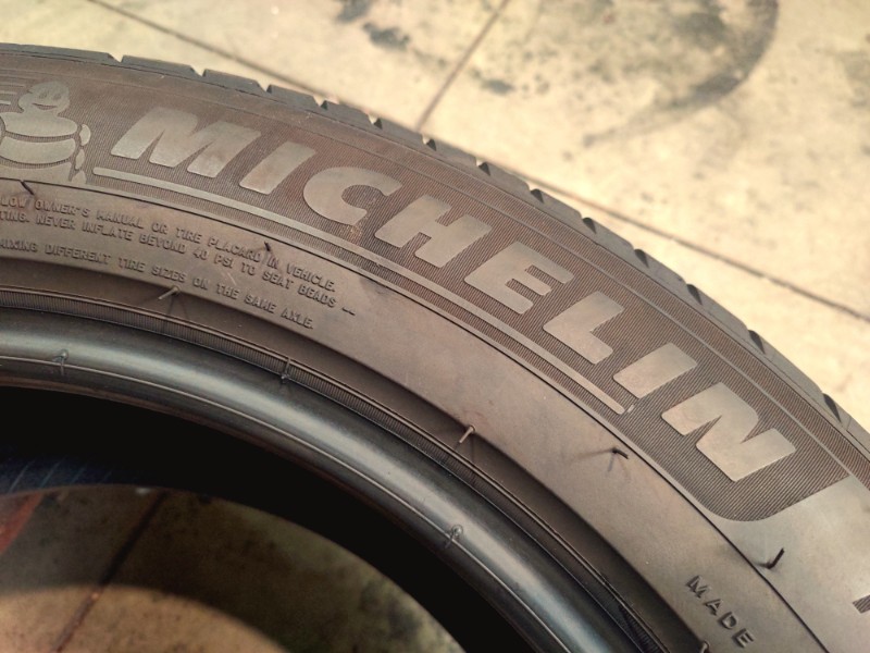 4 Gomme usate 215 55 17 Pneumatici Estivi MICHELIN 4 Gomme usate 215 55 17 Pneumatici Estivi MICHELIN