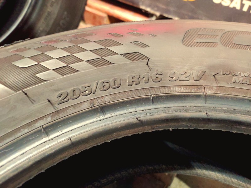 4 Gomme usate 205 60 16 Pneumatici Estivi KUMHO 4 Gomme usate 205 60 16 Pneumatici Estivi KUMHO