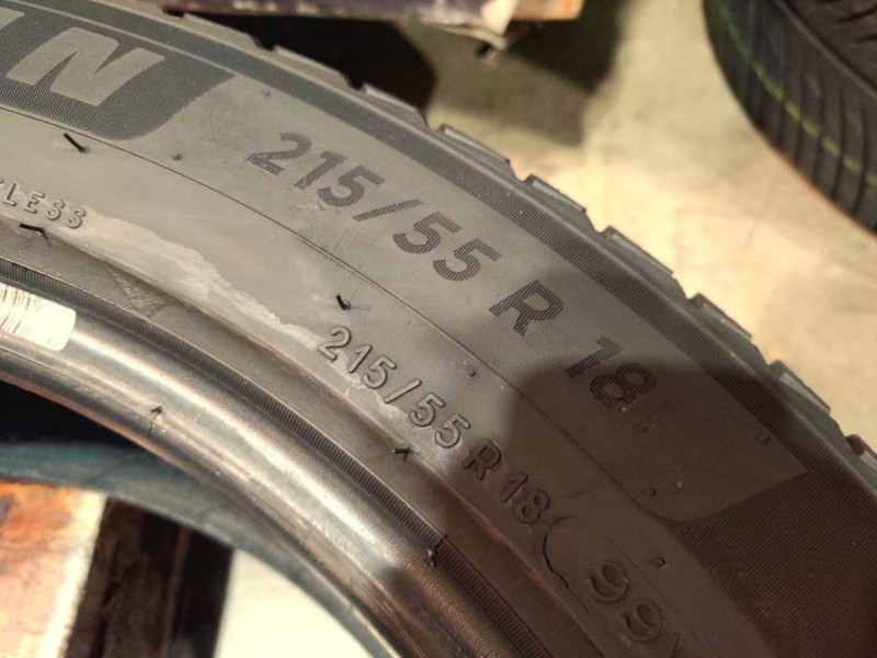2 Gomme usate 215 55 18 Pneumatici 4 Stagioni MICHELIN 2 Gomme usate 215 55 18 Pneumatici 4 Stagioni MICHELIN