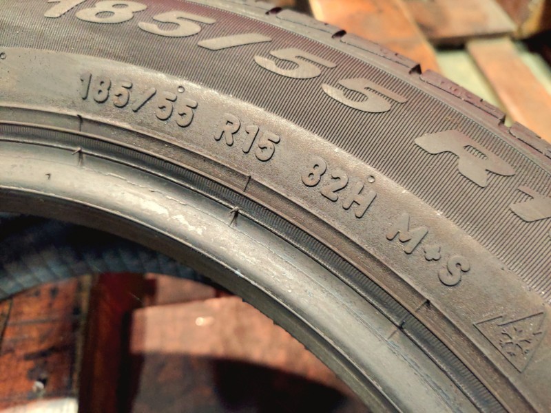 2 Gomme usate 185 55 15 Pneumatici 4 Stagioni PIRELLI 2 Gomme usate 185 55 15 Pneumatici 4 Stagioni PIRELLI