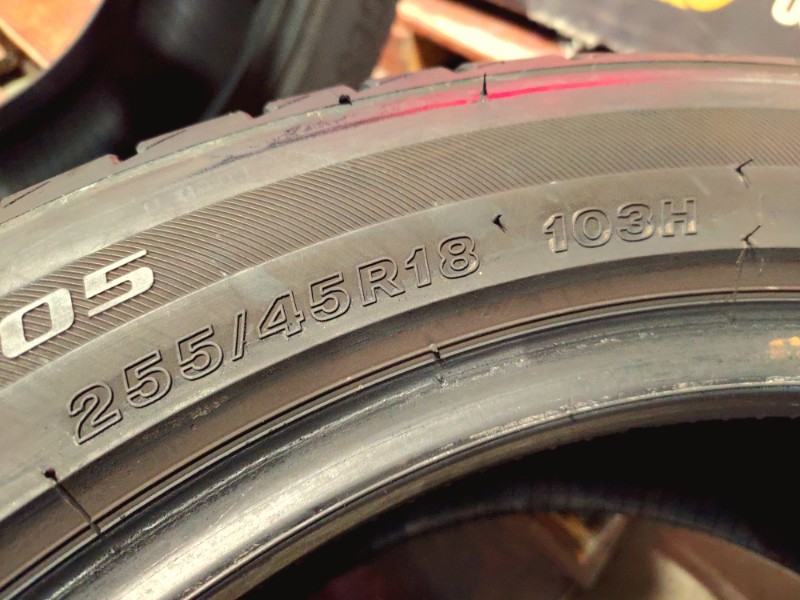 4 Gomme usate 255 45 18 Pneumatici Estivi BRIDGESTONE 4 Gomme usate 255 45 18 Pneumatici Estivi BRIDGESTONE