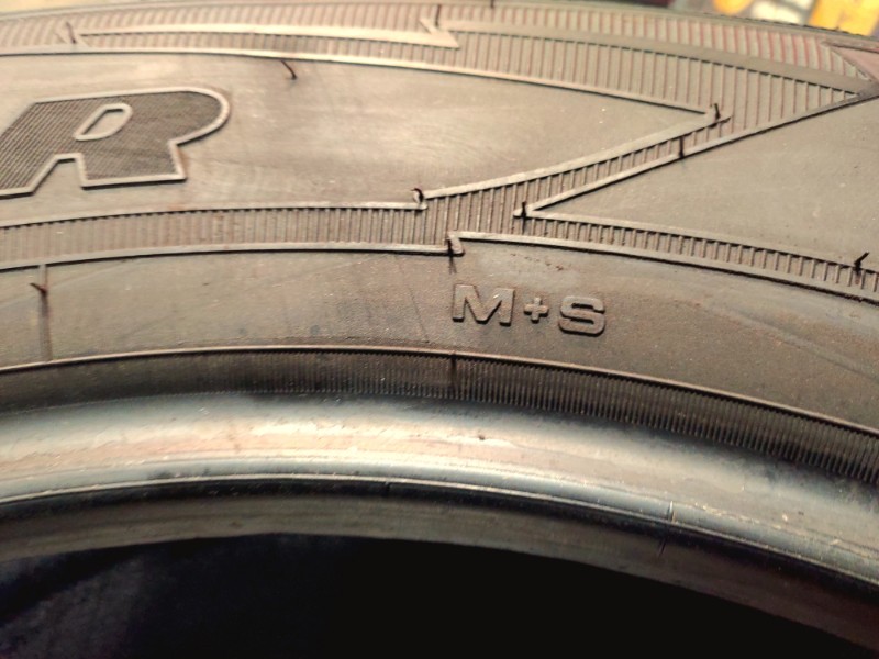 4 Gomme usate 255 65 19 Pneumatici 4 Stagioni GOODYEAR 4 Gomme usate 255 65 19 Pneumatici 4 Stagioni GOODYEAR