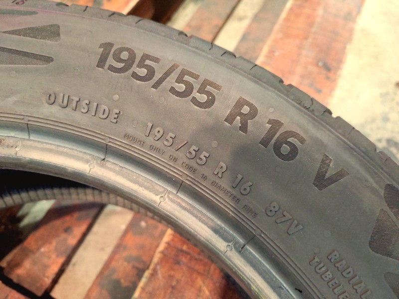 2 Gomme usate 195 55 16 Pneumatici Estivi CONTINENTAL 2 Gomme usate 195 55 16 Pneumatici Estivi CONTINENTAL