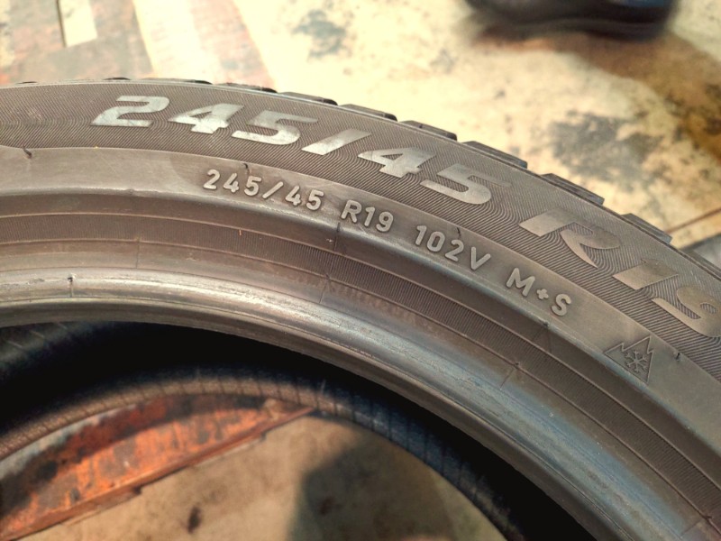 4 Gomme usate 245 45 19 Pneumatici Invernali PIRELLI 4 Gomme usate 245 45 19 Pneumatici Invernali PIRELLI