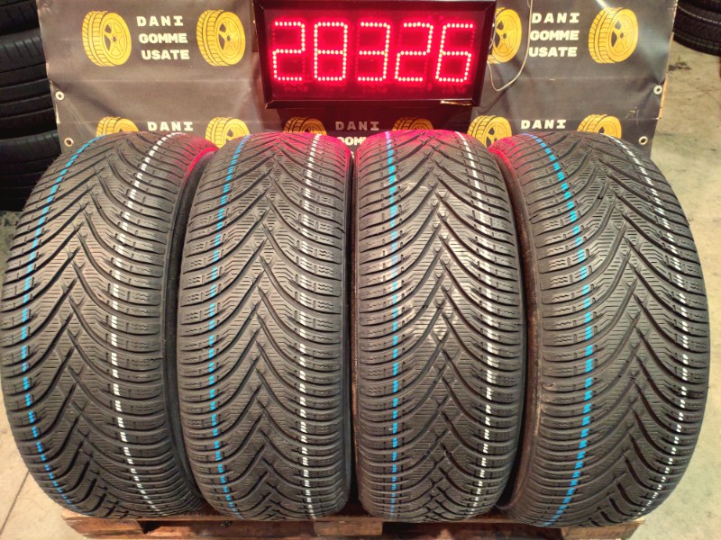 4 Gomme usate 215 55 17 Pneumatici Invernali BF GOODRICH 4 Gomme usate 215 55 17 Pneumatici Invernali BF GOODRICH