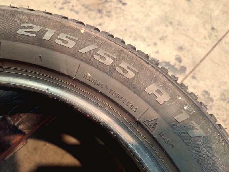 4 Gomme usate 215 55 17 Pneumatici Invernali BF GOODRICH 4 Gomme usate 215 55 17 Pneumatici Invernali BF GOODRICH