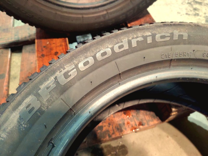 4 Gomme usate 215 55 17 Pneumatici Invernali BF GOODRICH 4 Gomme usate 215 55 17 Pneumatici Invernali BF GOODRICH
