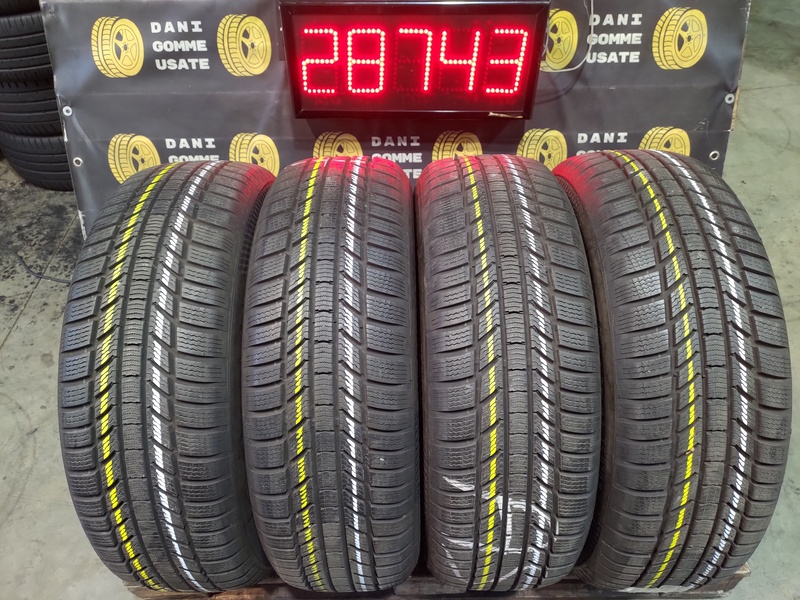 4 Gomme usate 215 60 17 Pneumatici Invernali CONTINENTAL 4 Gomme usate 215 60 17 Pneumatici Invernali CONTINENTAL