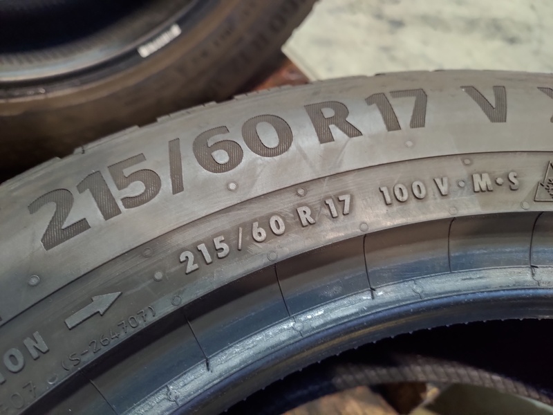 4 Gomme usate 215 60 17 Pneumatici Invernali CONTINENTAL 4 Gomme usate 215 60 17 Pneumatici Invernali CONTINENTAL