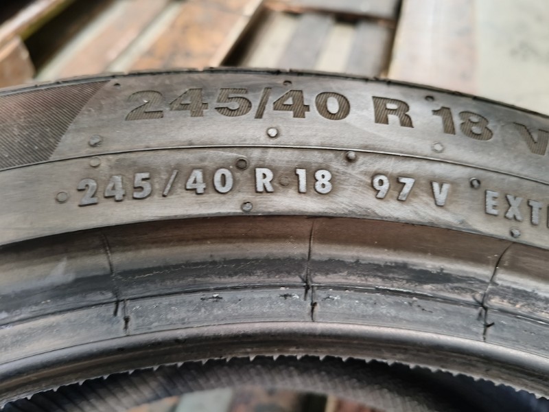 2 Gomme usate 245 40 18 Pneumatici Invernali CONTINENTAL 2 Gomme usate 245 40 18 Pneumatici Invernali CONTINENTAL