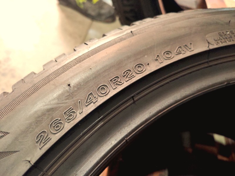 4 Gomme usate 265 40 20 Pneumatici Invernali BRIDGESTONE 4 Gomme usate 265 40 20 Pneumatici Invernali BRIDGESTONE