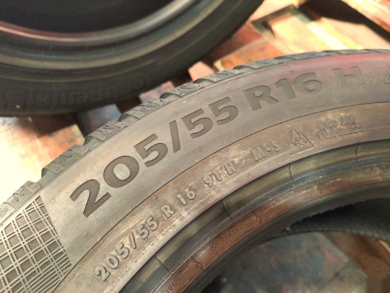 4 Gomme usate 205 55 16 Pneumatici Invernali CONTINENTAL 4 Gomme usate 205 55 16 Pneumatici Invernali CONTINENTAL